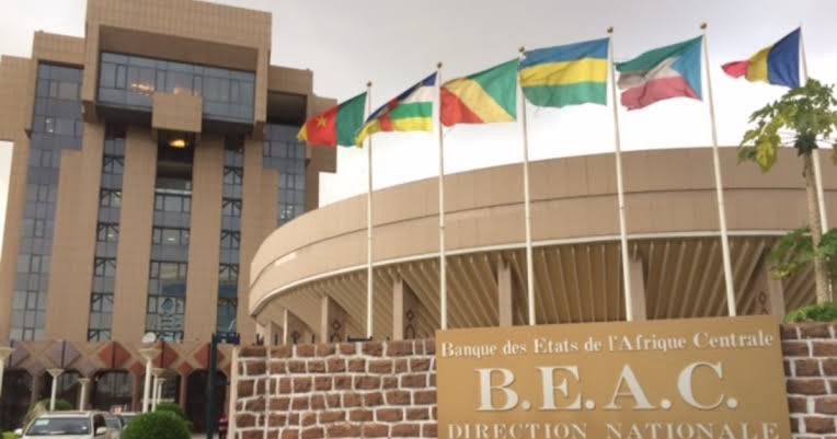  Anges Kevin NZIGOU présent la vision de la plateforme